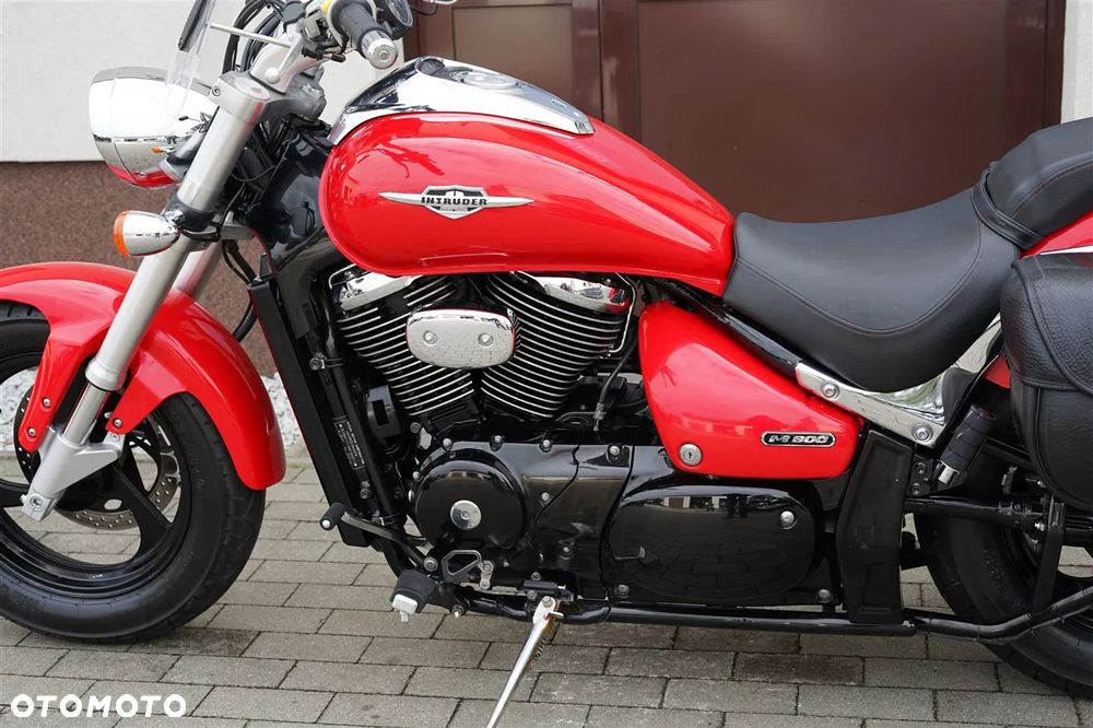 Suzuki Intruder - 24