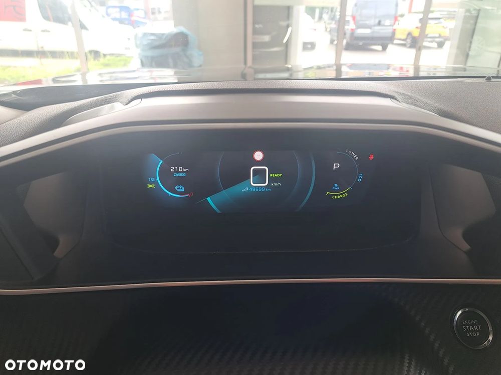 Peugeot 2008 e-2008 50kWh Allure - 17