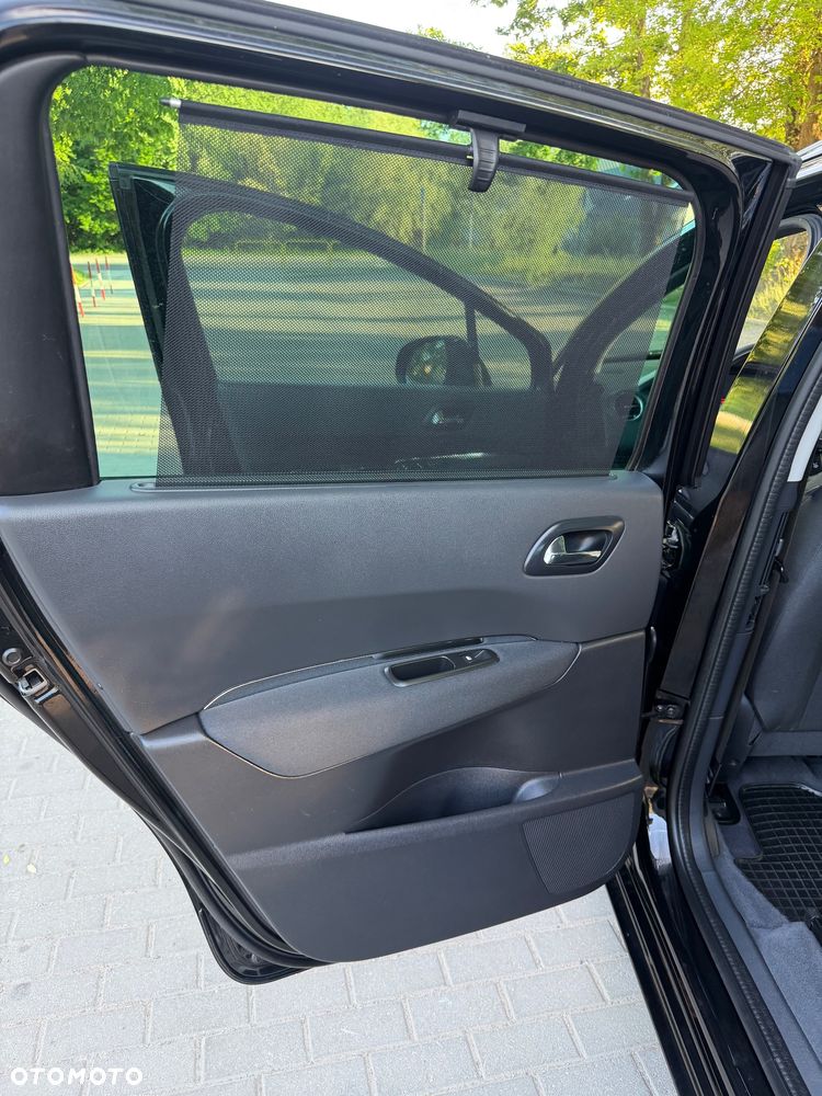 Peugeot 5008 HDI 150 Allure - 24