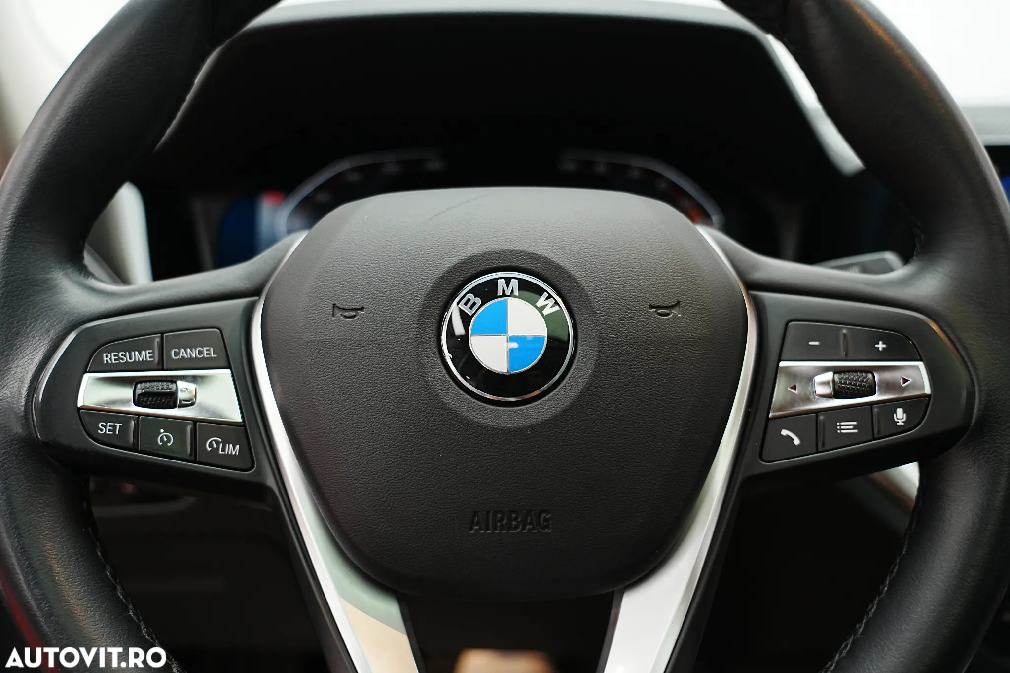 BMW Seria 3 318i Aut. Sport Line - 31