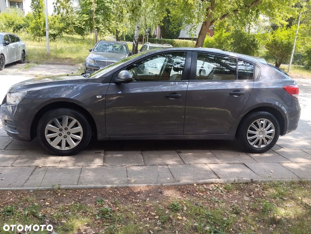 Chevrolet Cruze - 10