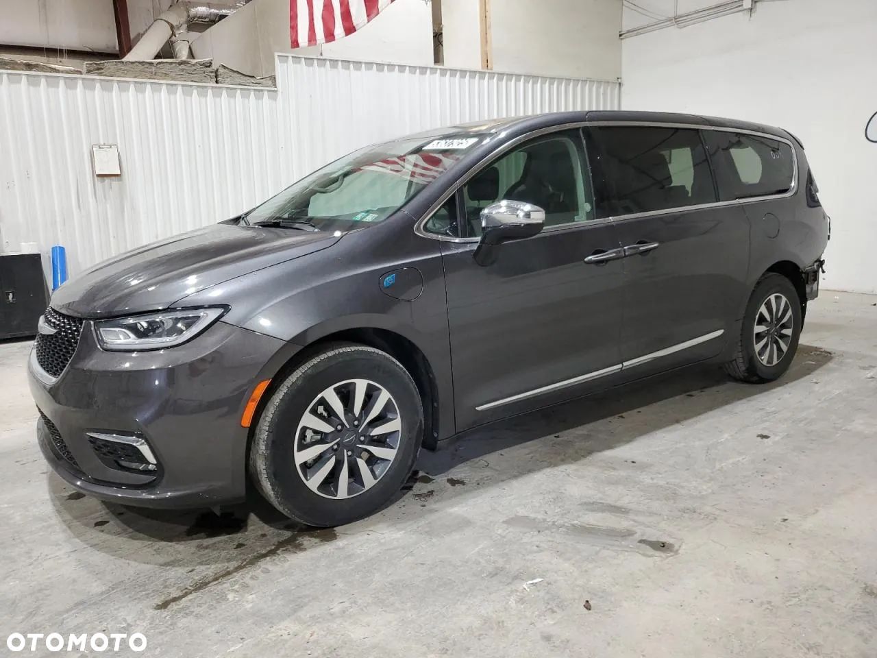 Chrysler Pacifica - 1