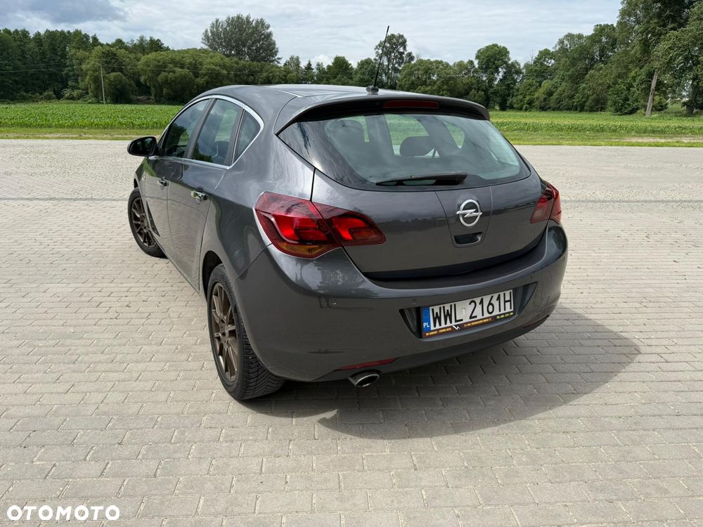 Opel Astra 2.0 CDTI DPF Cosmo - 5