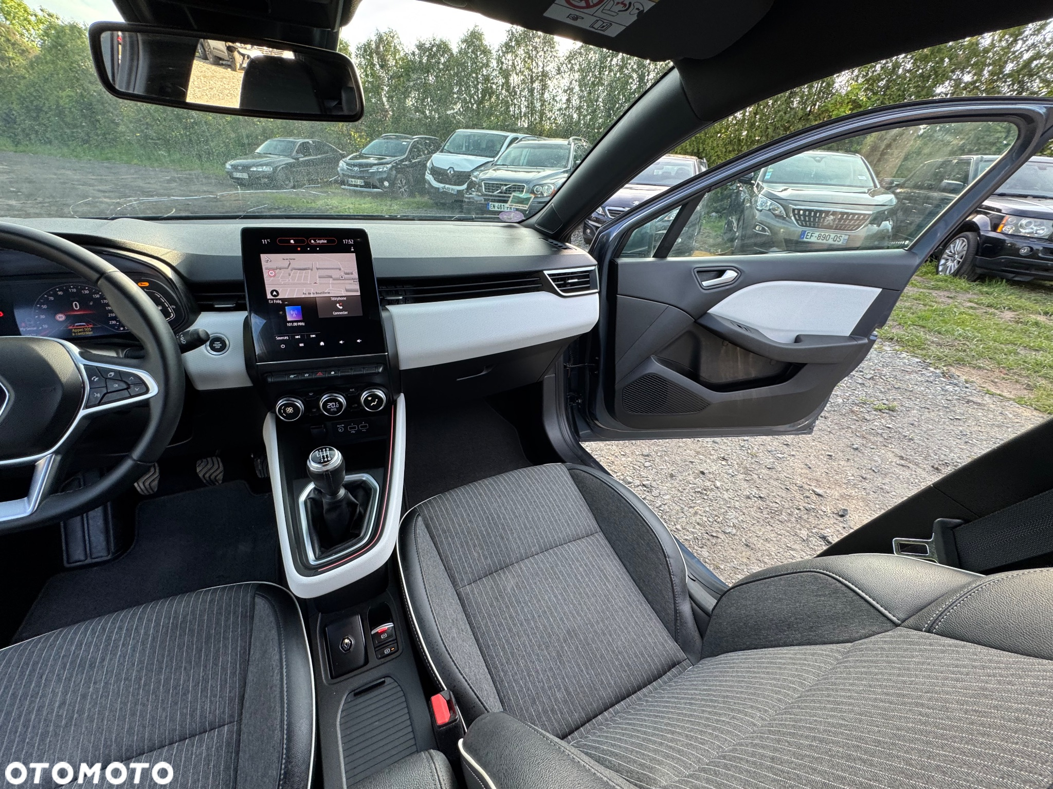 Renault Clio 1.3 TCe Techno - 12