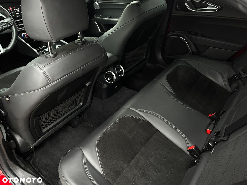 Alfa Romeo Giulia 2.0 Turbo Veloce TI Q4 - 18