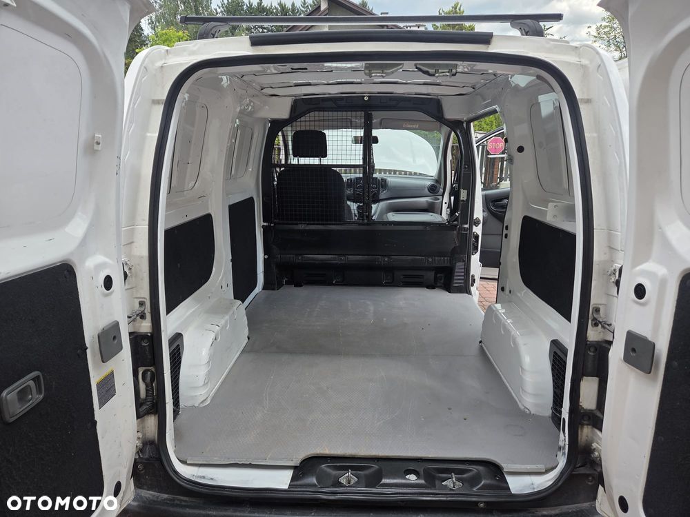 Nissan NV200 - 11