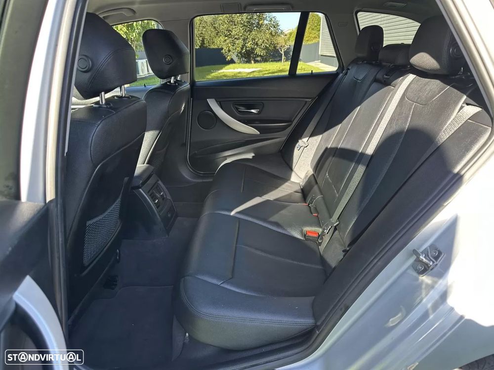 BMW 318 d Sport Line - 25