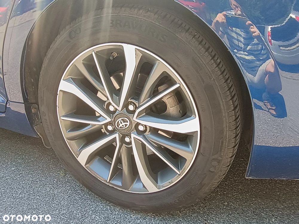 Toyota Avensis 1.8 Premium - 13