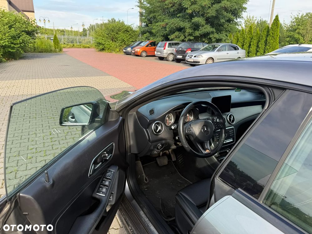 Mercedes-Benz CLA 250 7G-DCT AMG Line - 9