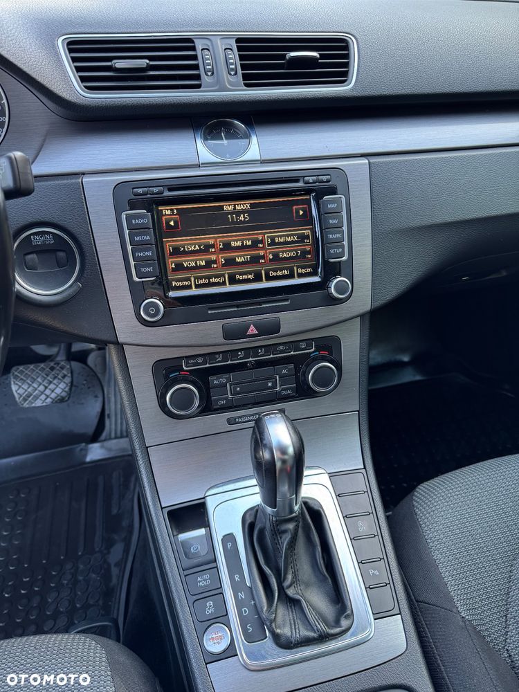 Volkswagen Passat - 10
