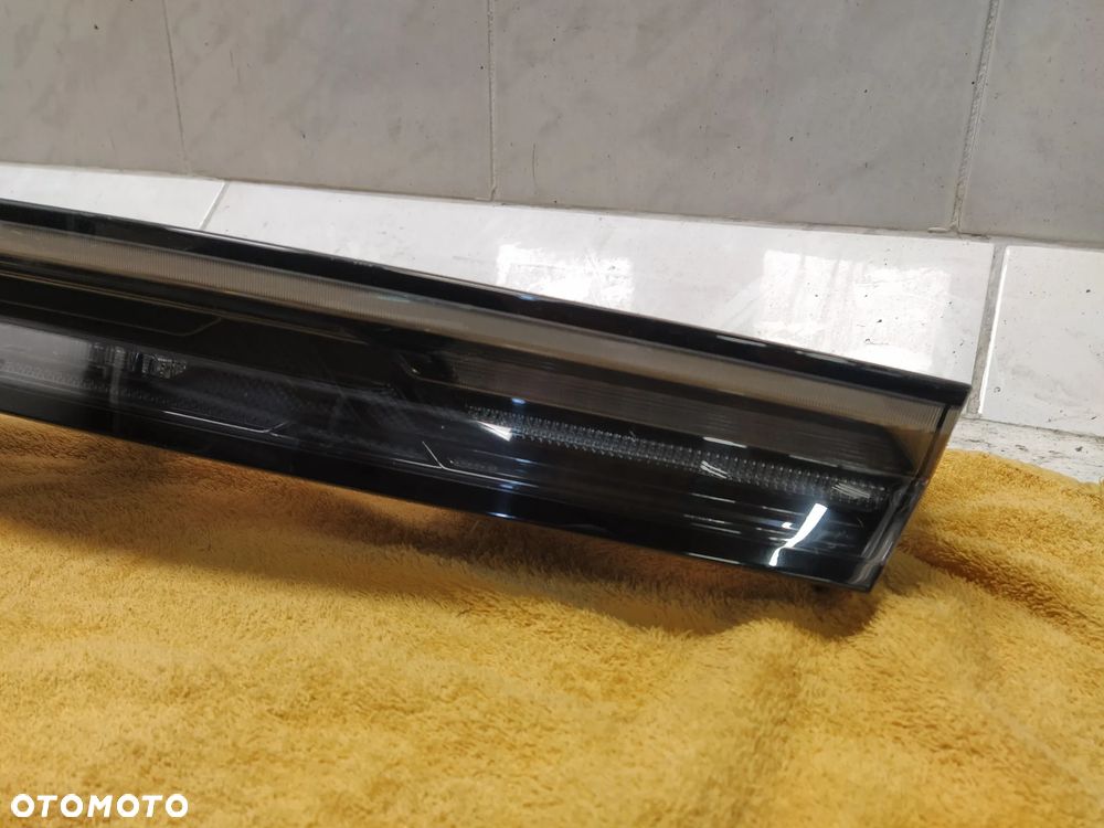 PORSCHE TAYCAN 9JA 19- LAMPA TYŁ TYLNA LED PRAWA LEWA BLENDA ŚRODKOWA W KLAPĘ BAGAŻNIKA BASE USA KOMPLET ORYGINAŁ - 5