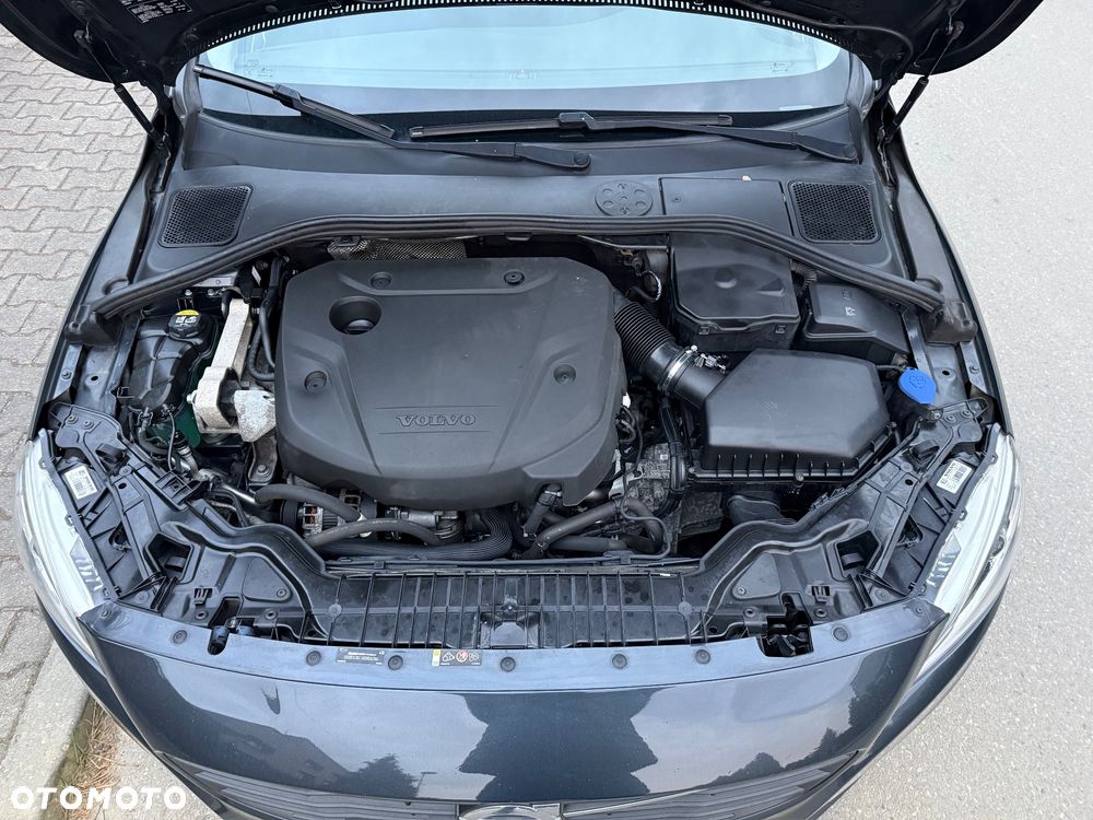 Volvo V60 D2 Momentum - 11