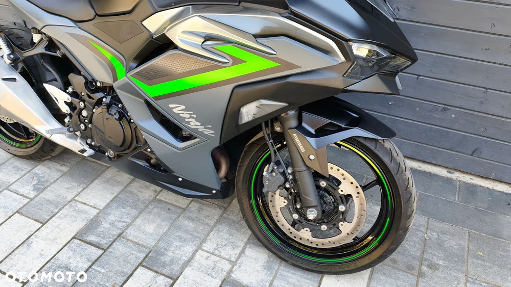 Kawasaki Ninja 500 - 3