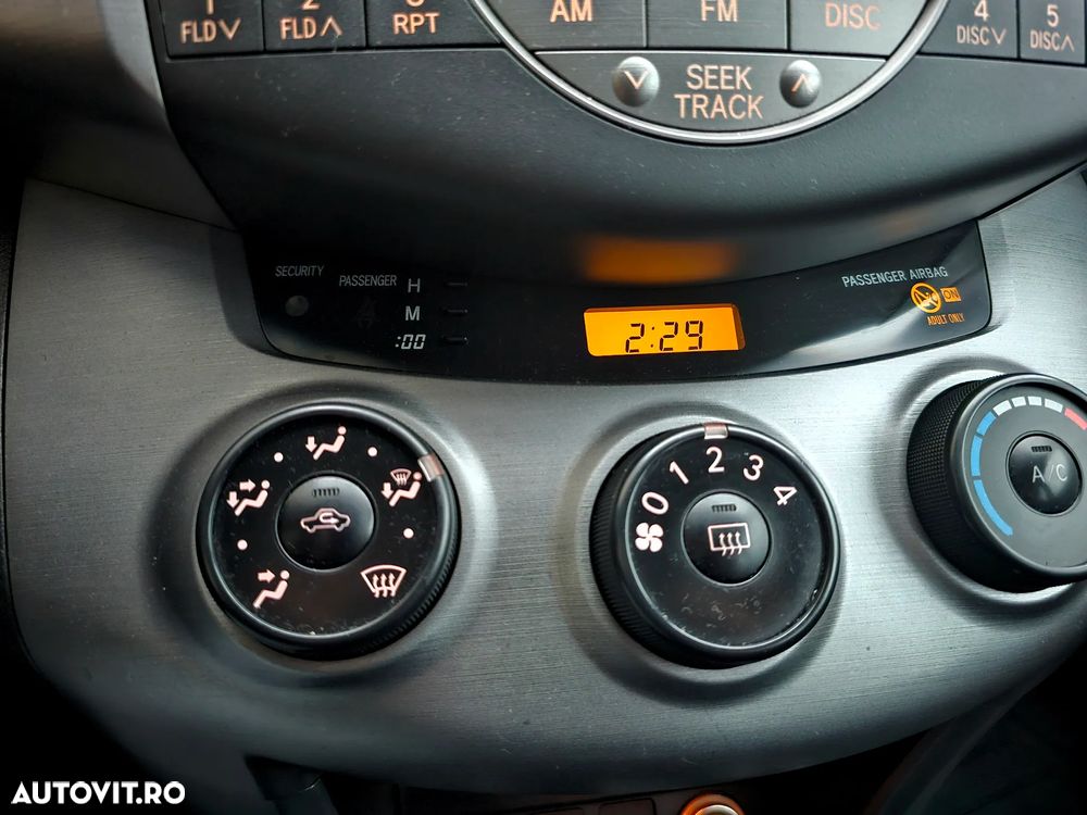 Toyota RAV4 2.0 4x4 - 26