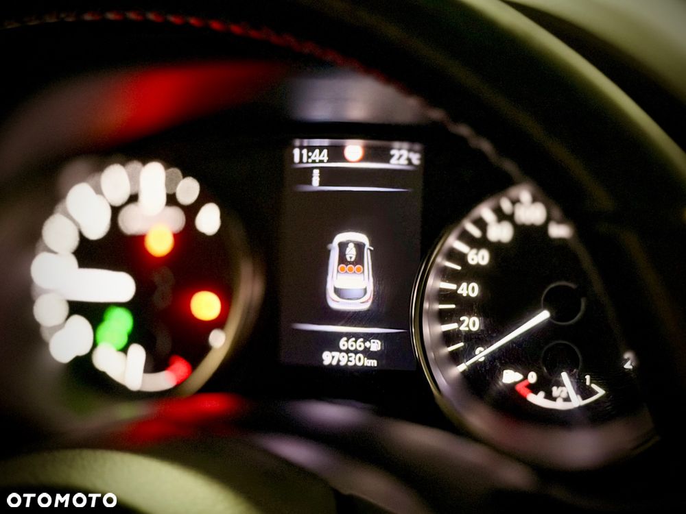 Nissan Qashqai 1.5 dCi N-Connecta - 17
