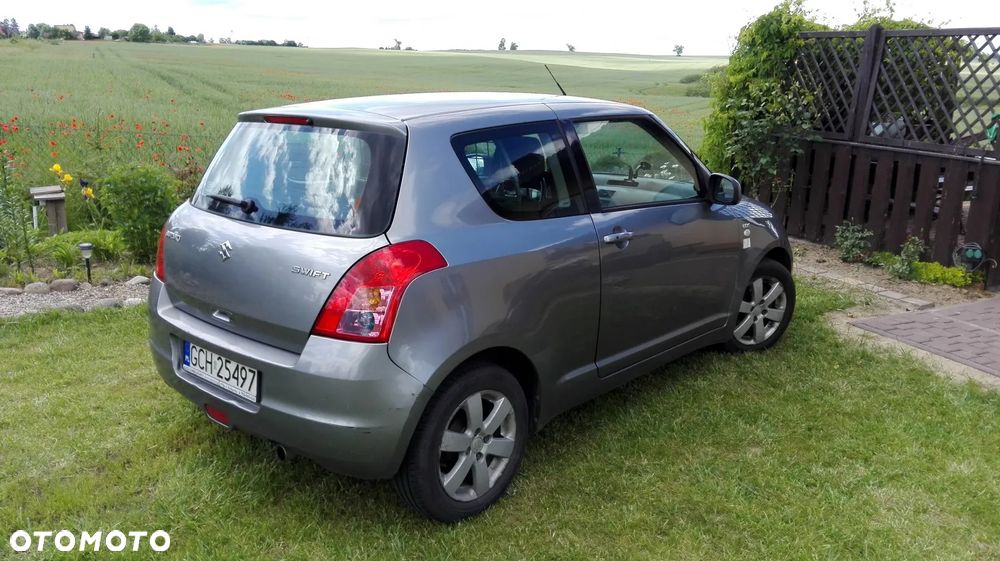 Suzuki Swift 1.3 DDiS Comfort - 4