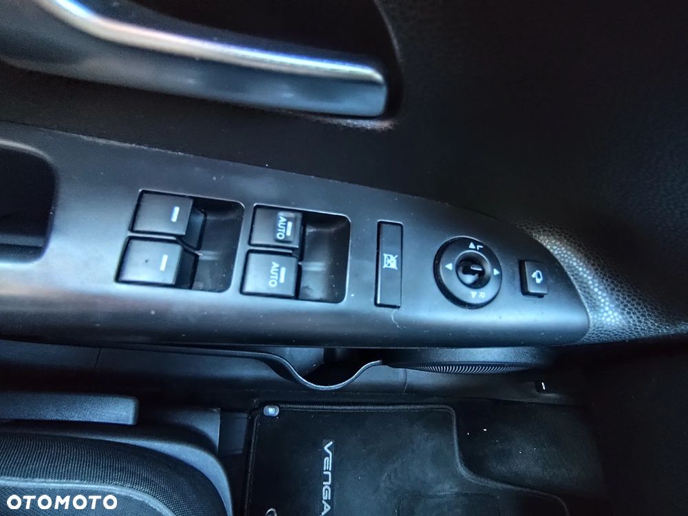 Kia Venga - 31