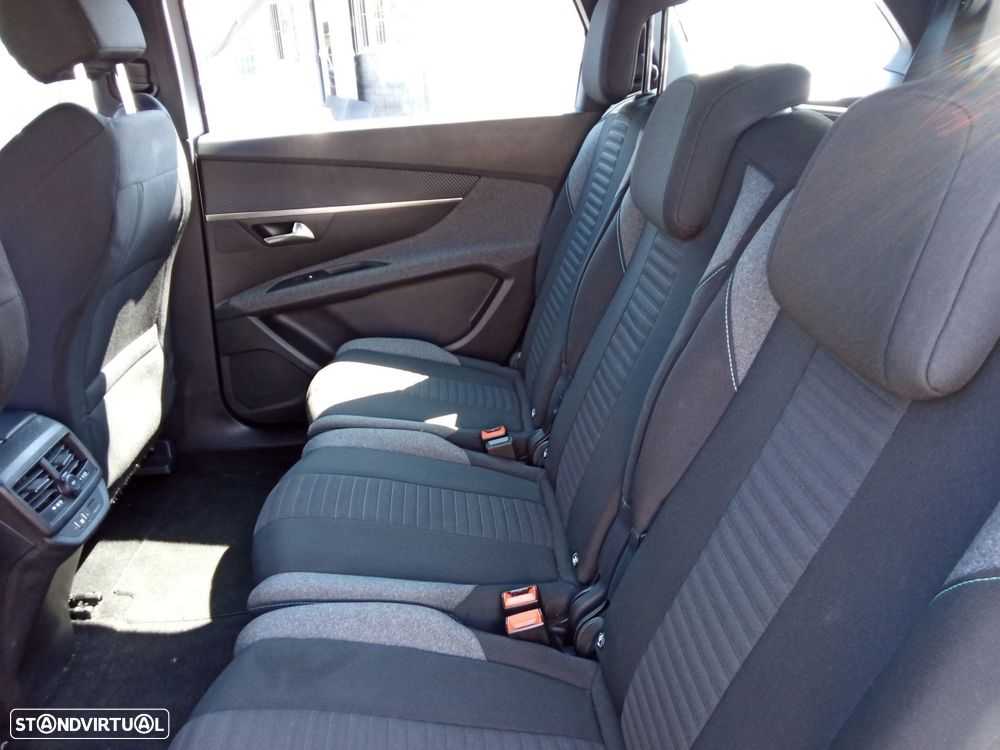 Peugeot 5008 1.5 BlueHDi Allure Pack EAT8 - 25