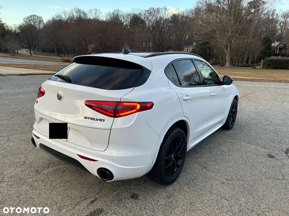 Alfa Romeo Stelvio 2.0 Turbo 16V AT8-Q4 Ti - 7