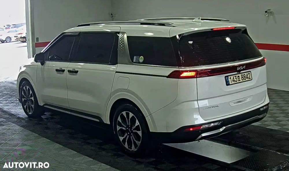 Kia Carnival - 5