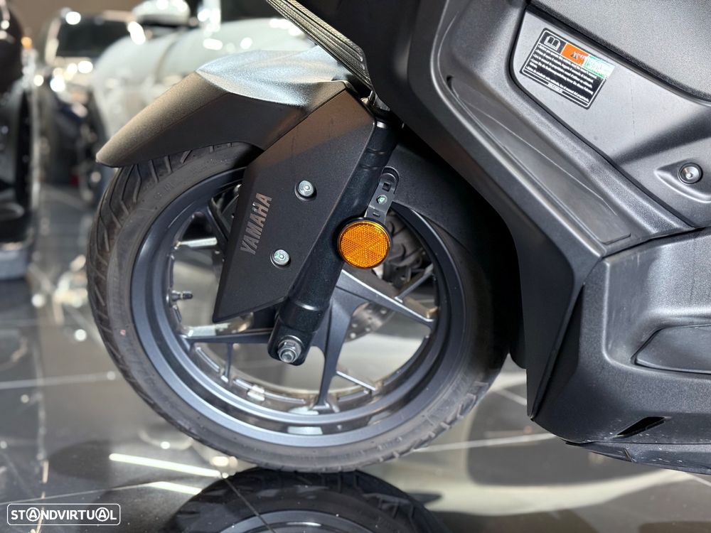 Yamaha X-Max - 9
