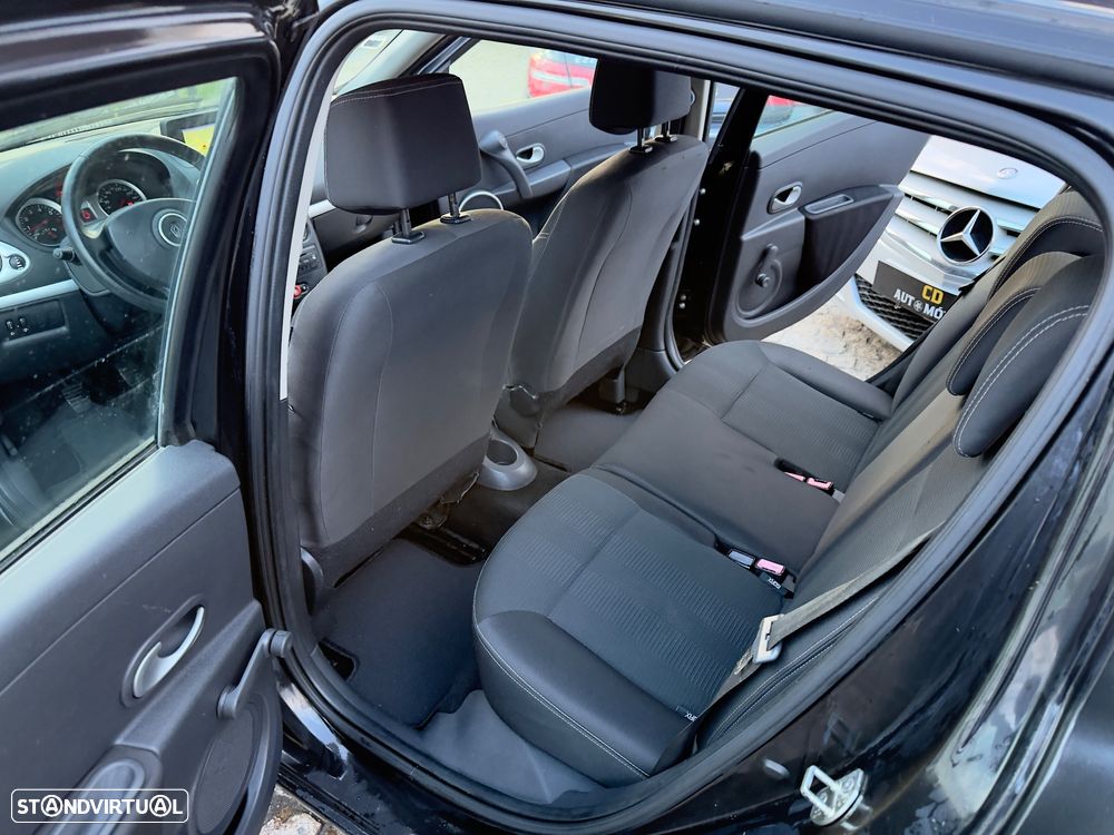 Renault Clio 1.2 16V Dynamique S - 42