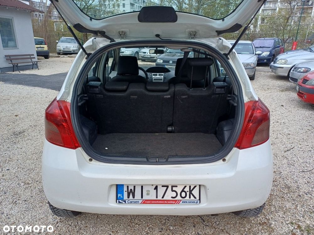 Toyota Yaris - 11