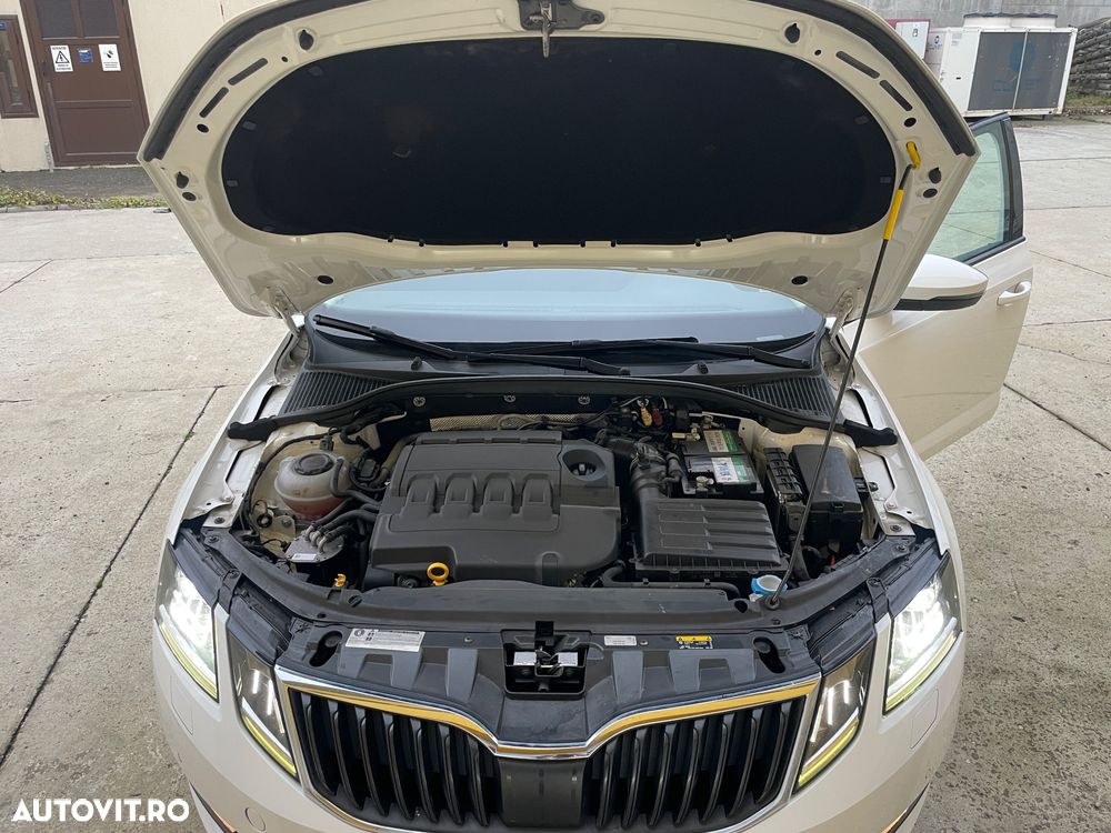 Skoda Octavia 2.0 TDI (Green tec) DSG Style - 11