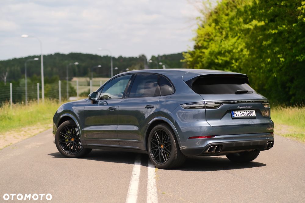 Porsche Cayenne Turbo - 10
