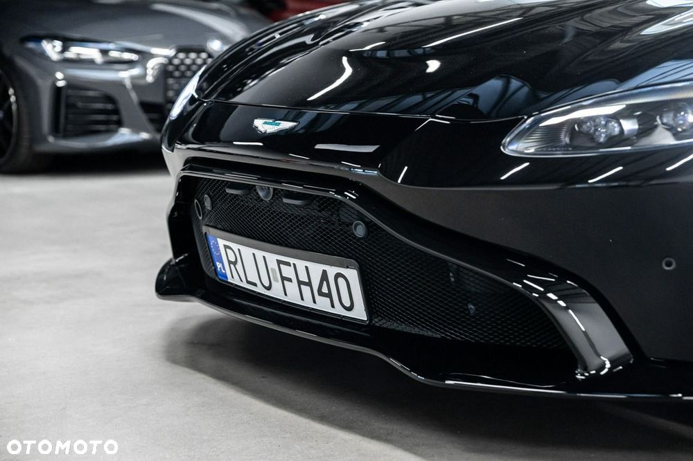 Aston Martin Vantage - 15