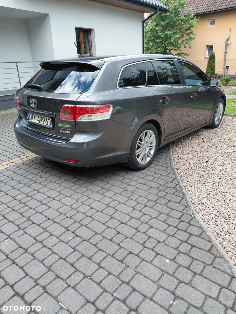 Toyota Avensis - 14
