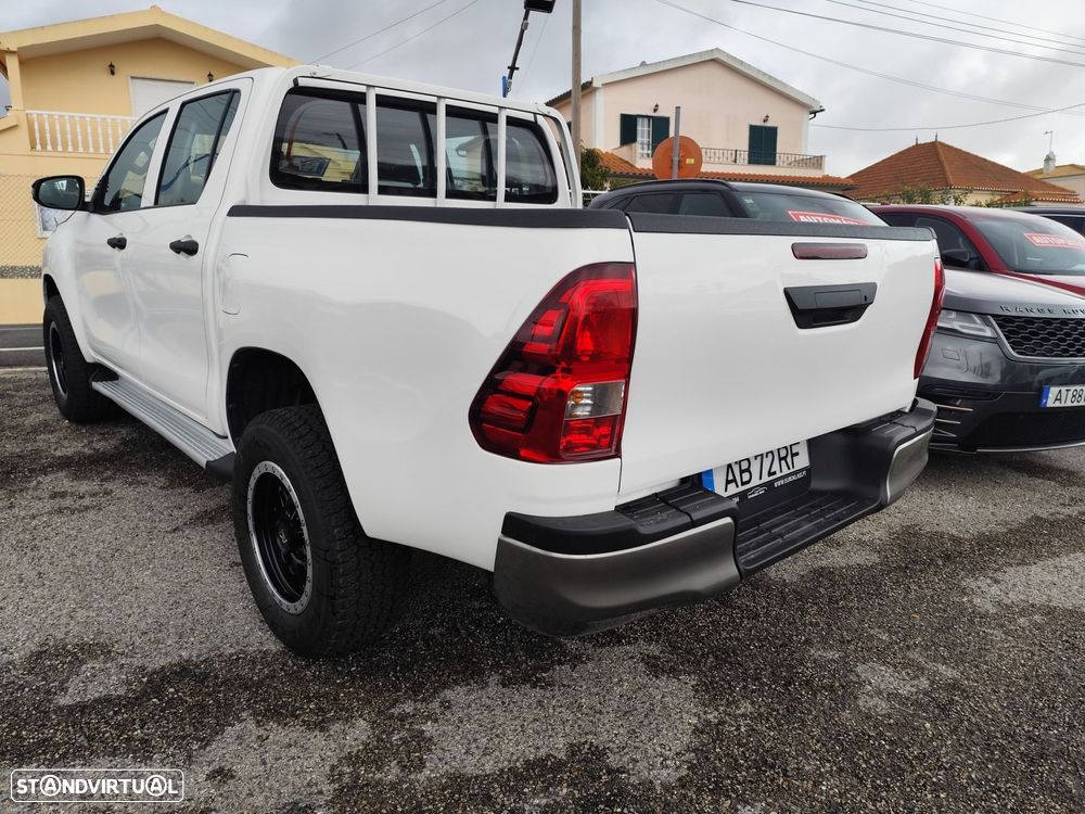 Toyota Hilux 2.4 D-4D 4WD CD Tracker - 10