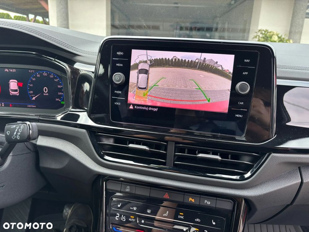 Volkswagen T-Roc - 18