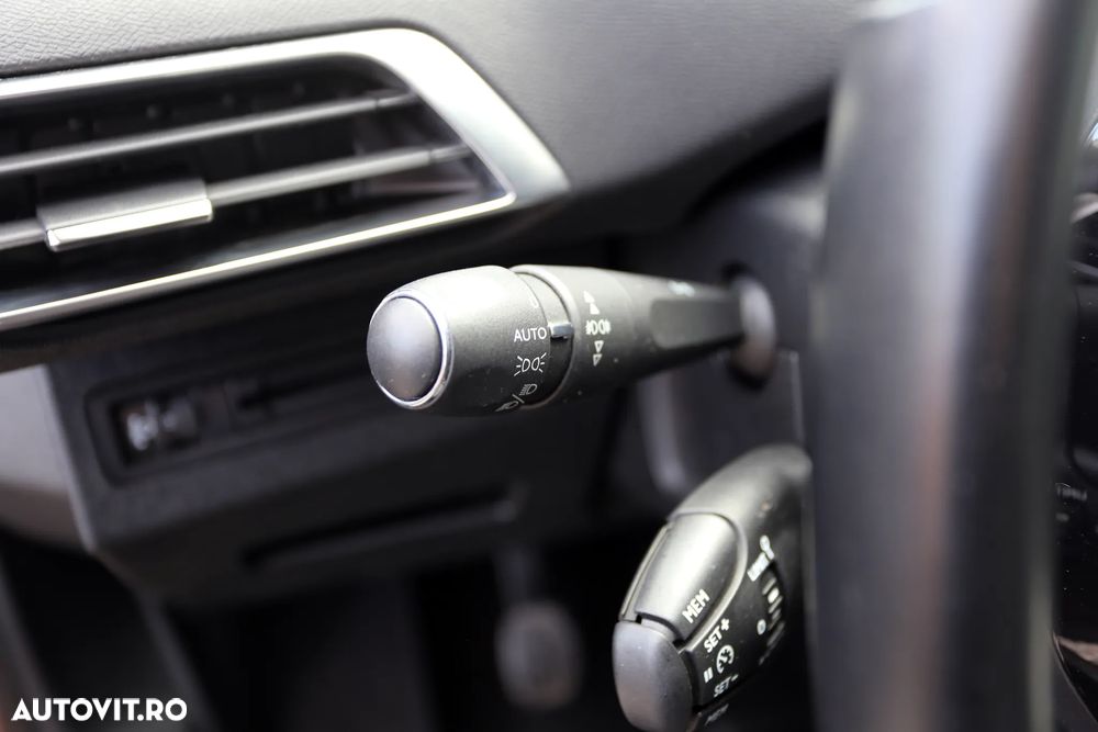 Peugeot 3008 PureTech 130 Stop & Start Allure - 11