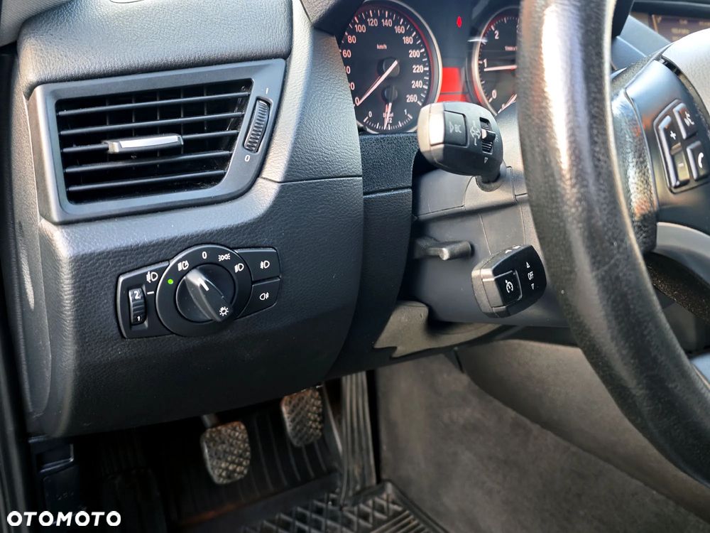 BMW X1 sDrive18d Sport Line - 15