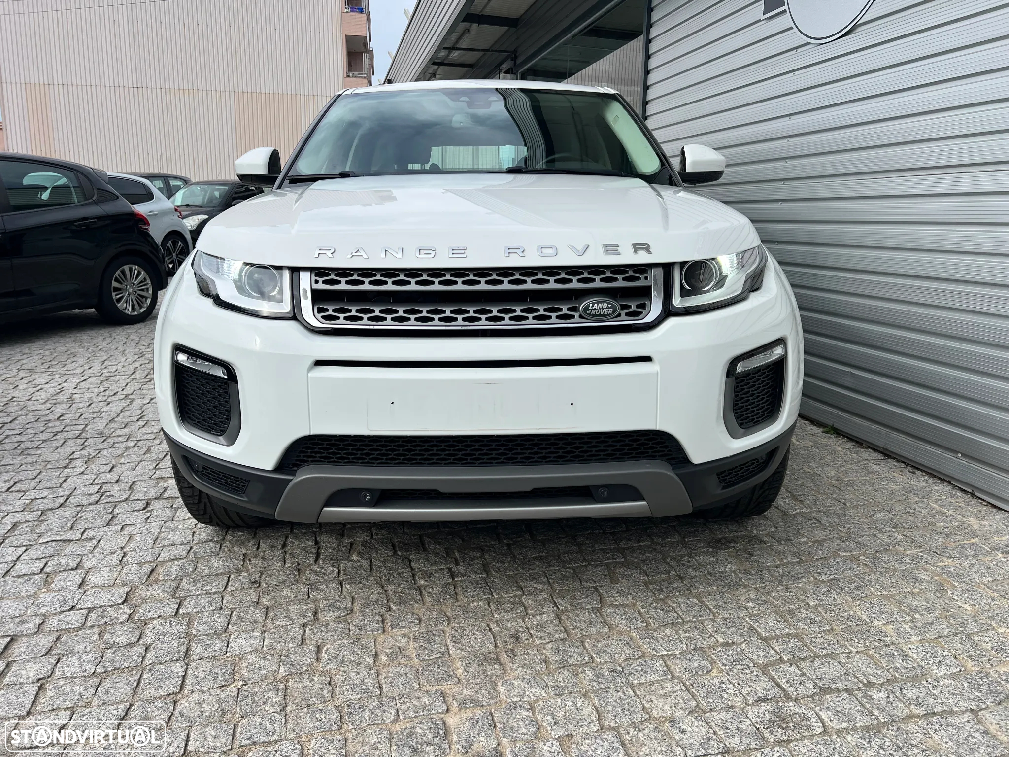 Land Rover Range Rover Evoque 2.0 D150 R-Dynamic S - 3