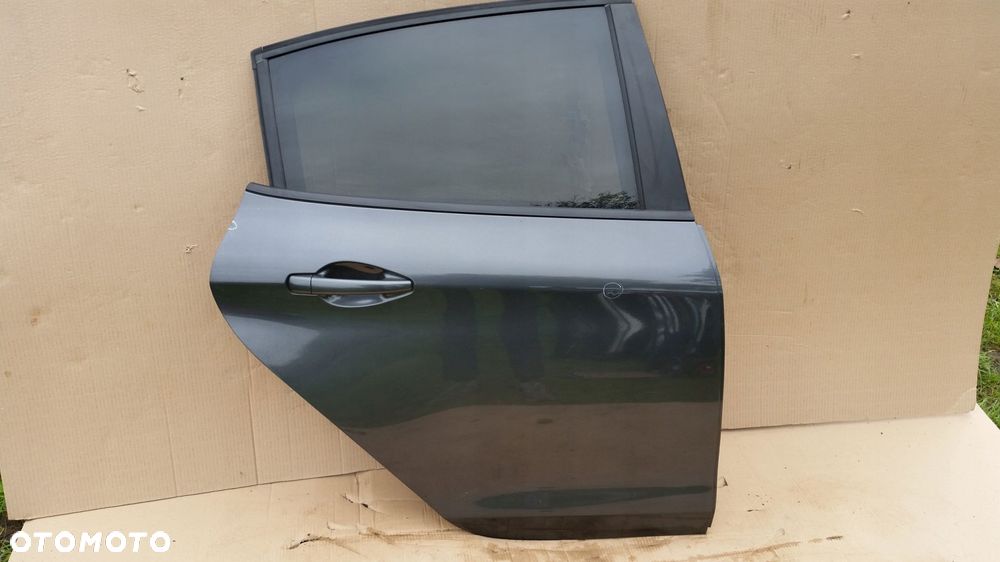 drzwi prawy tył tylne peugeot 208 12-18