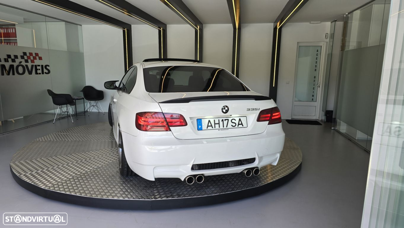 BMW 335 i Auto - 17