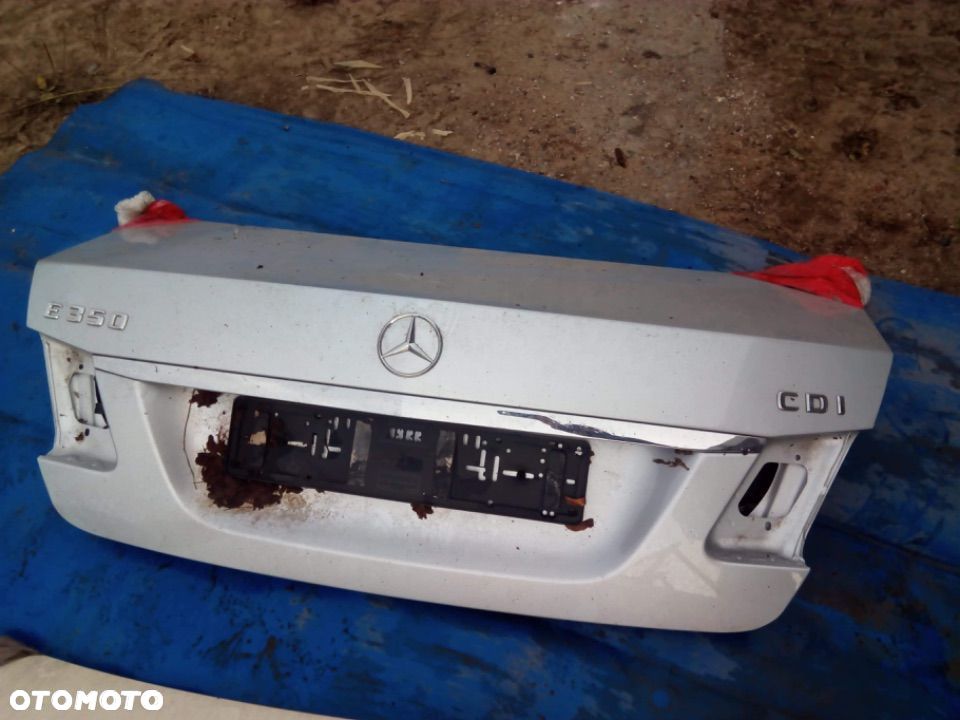 MERCEDES E 212 sedan klapa chrom kolory srebrna budyń szara - 8