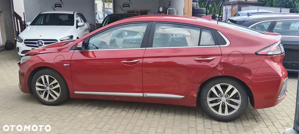 Hyundai IONIQ - 27