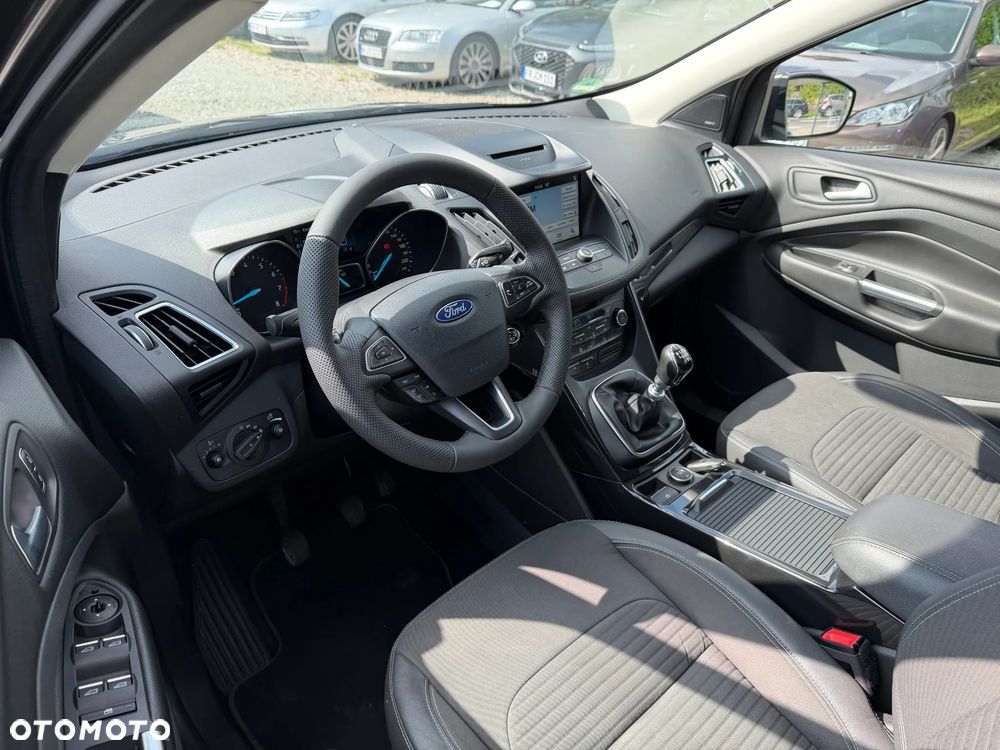 Ford Kuga 1.5 EcoBoost 2x4 Titanium - 38