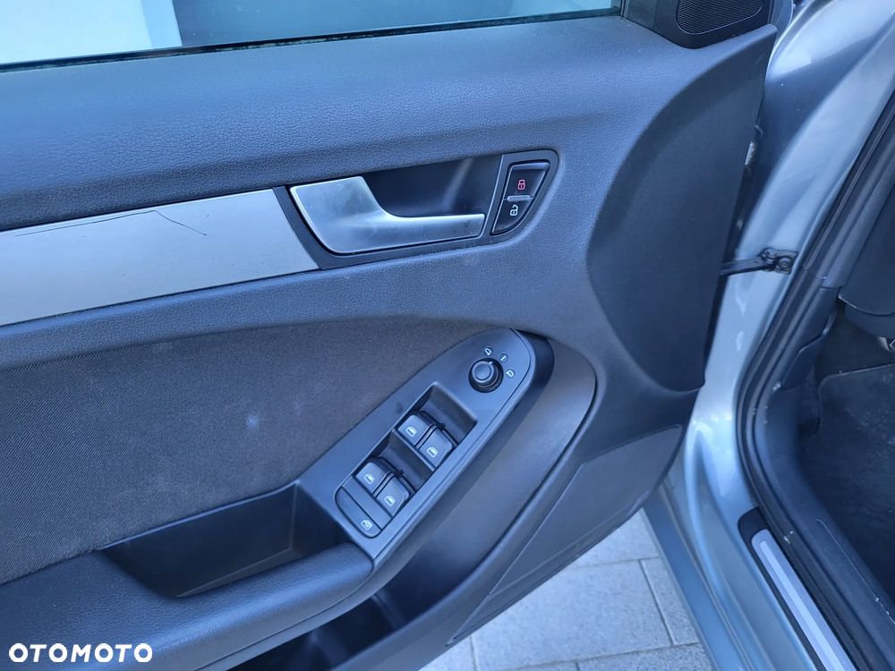 Audi A4 Avant 2.0 TDI DPF Ambiente - 11