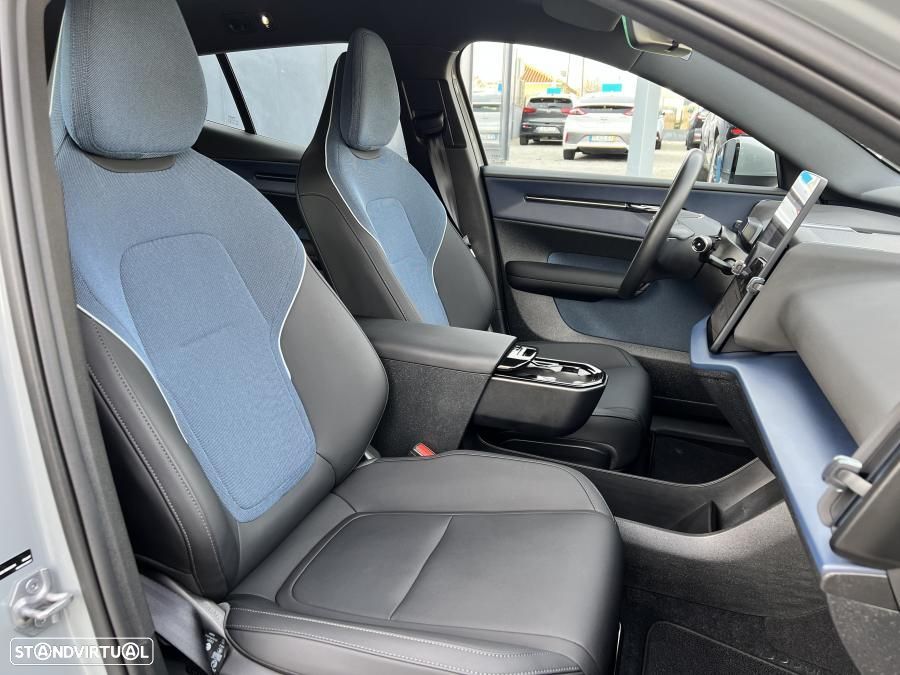 Volvo EX30 69 kWh Single Motor Extended Range Core - 28