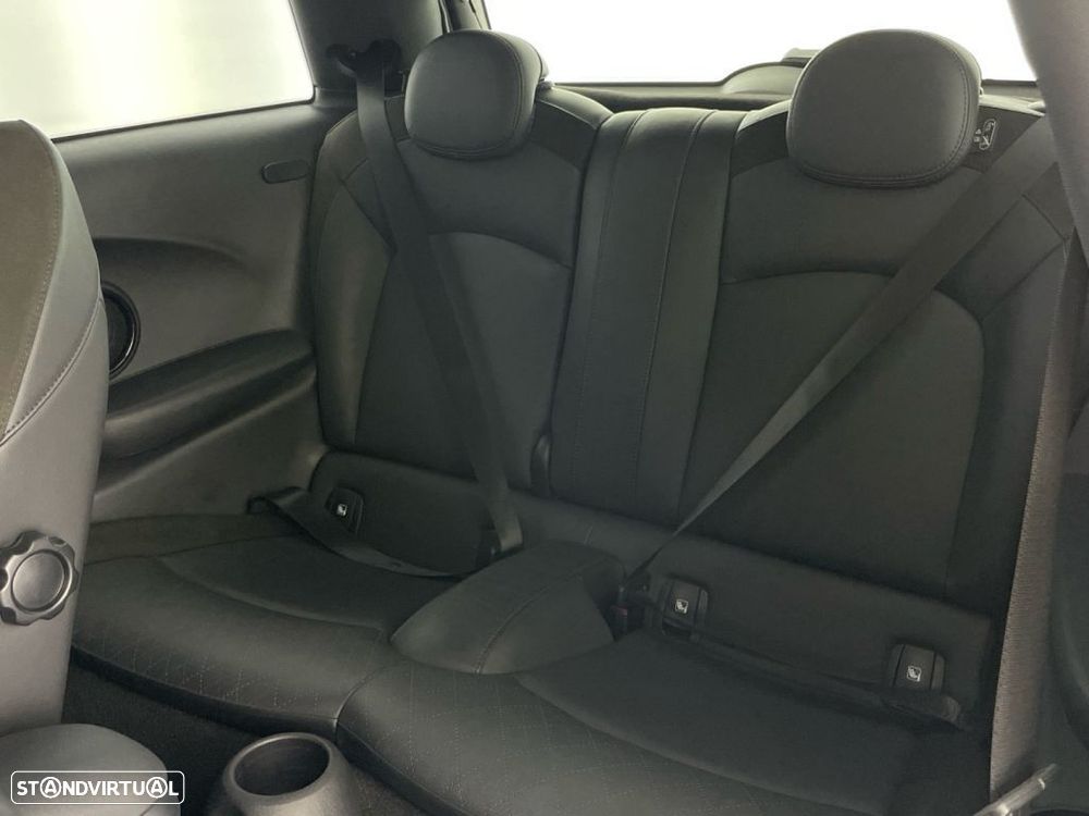 MINI 3 Portas Cooper SE Classic - 12