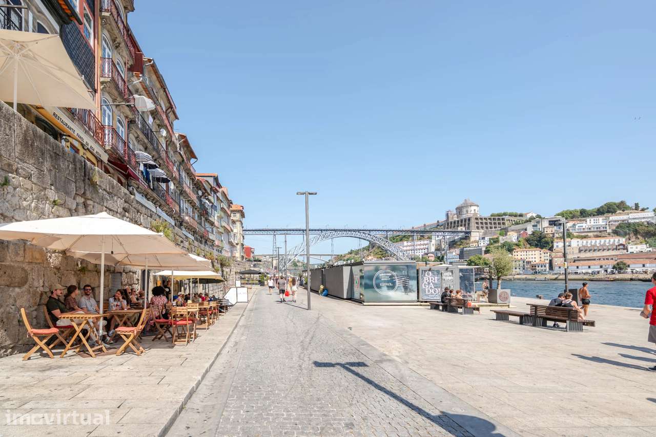 Espaço comercial  para venda em Porto - Grande imagem: 2/37
