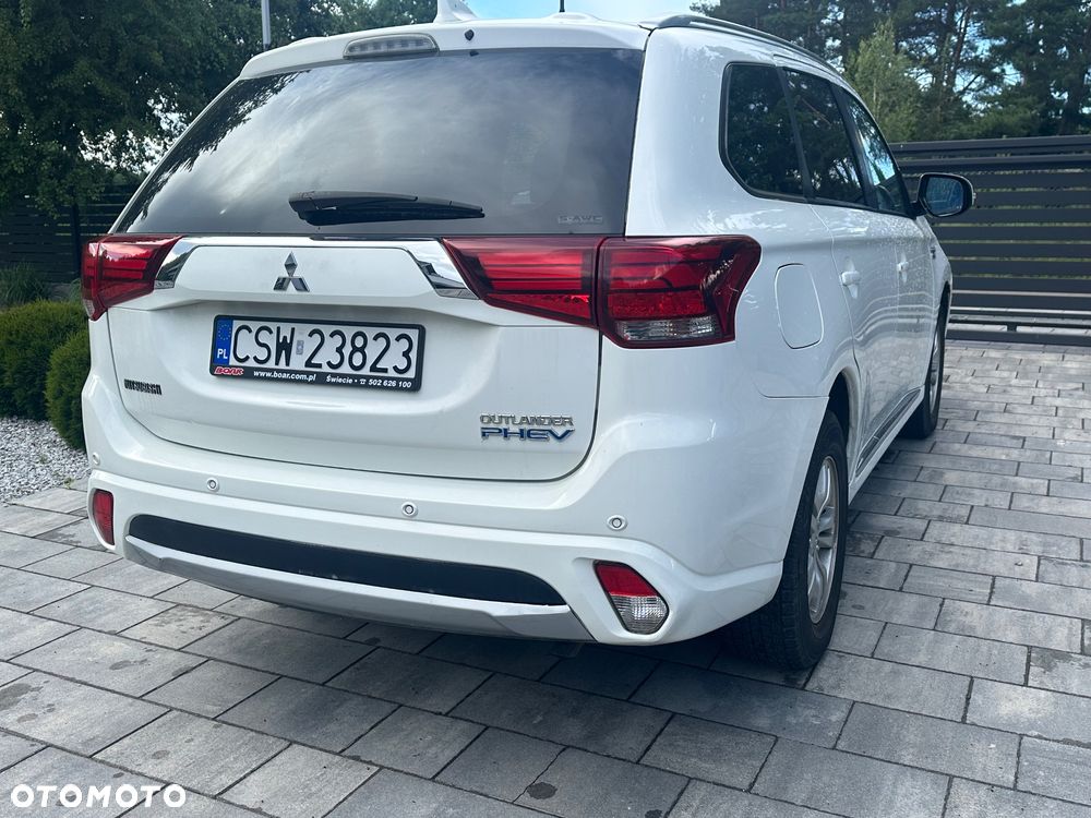 Mitsubishi Outlander 2.0 4WD Plus - 20
