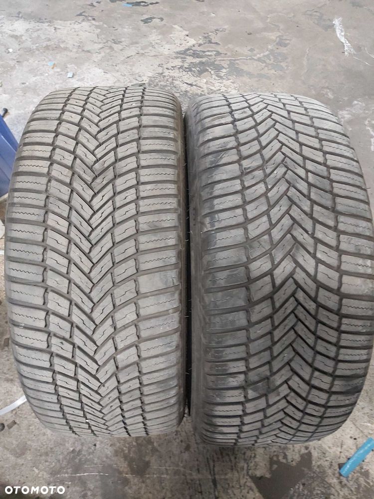 225/40R19 Dwie używane opony całoroczne Bridgestone - 1