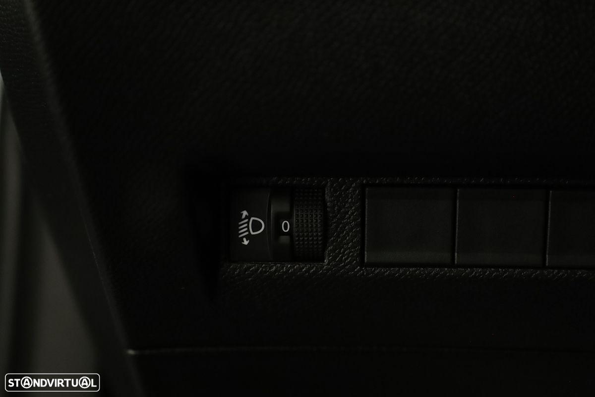 Peugeot 2008 1.2 PureTech Allure - 21