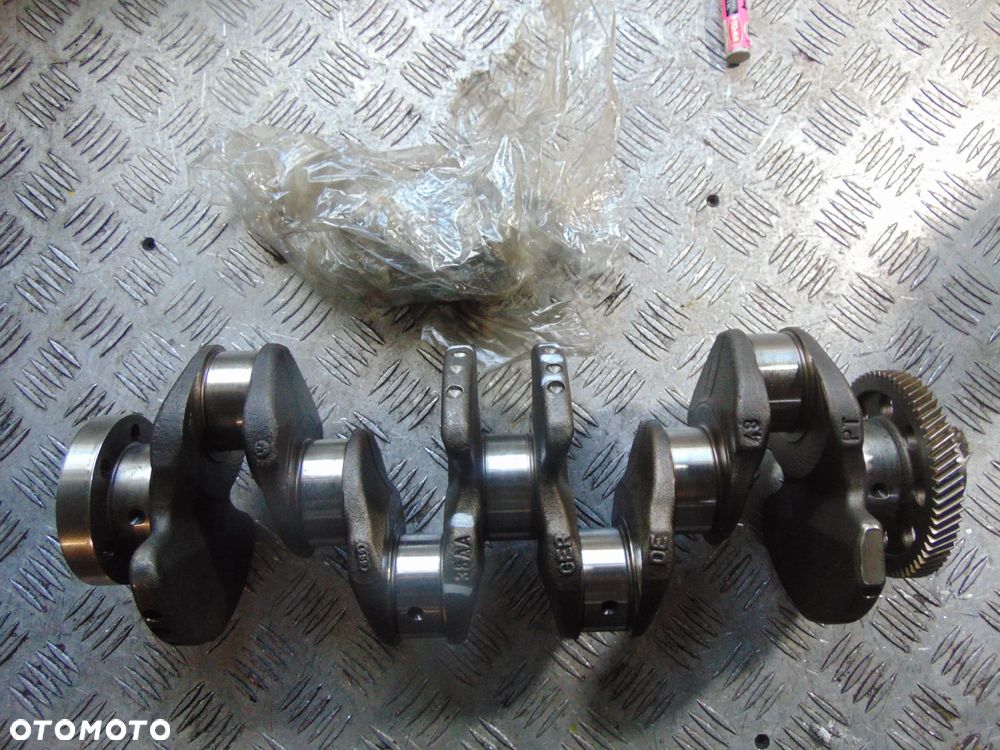 Wał korbowy audi a4 b8 t6 2,0 TDI 38AA