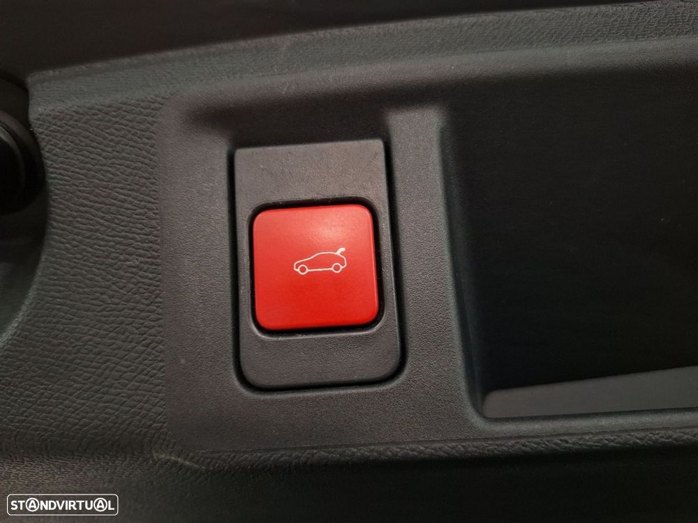 Peugeot 308 SW 1.5 BlueHDi GT EAT8 - 23